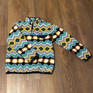 Patagonia pull over with front pocket